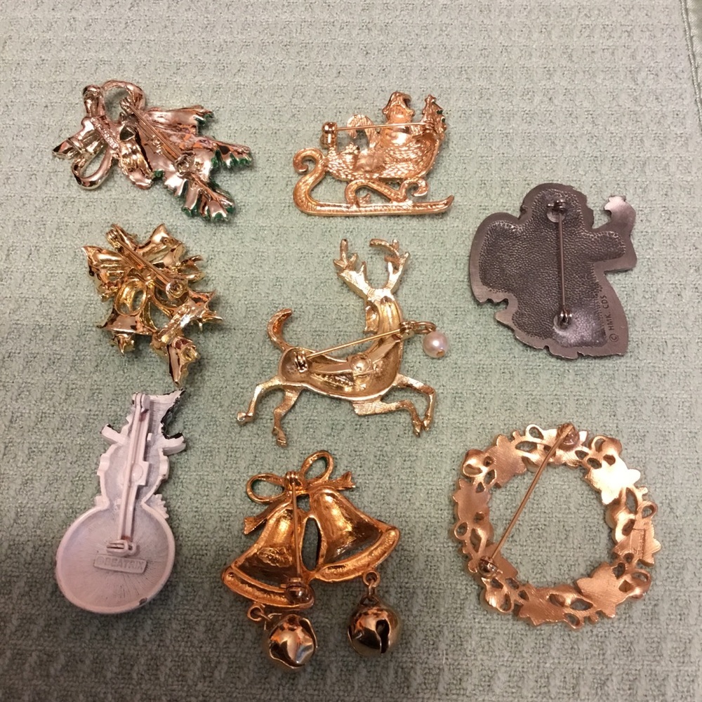 Vintage Christmas Brooch Lot of 8 Pins Jeanne, Gerry, Roman,& Beatrix Adorable - Picture 6 of 14